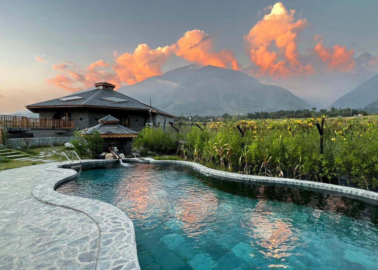Osho Himalayas Wellness Resort Kangra Exterior foto