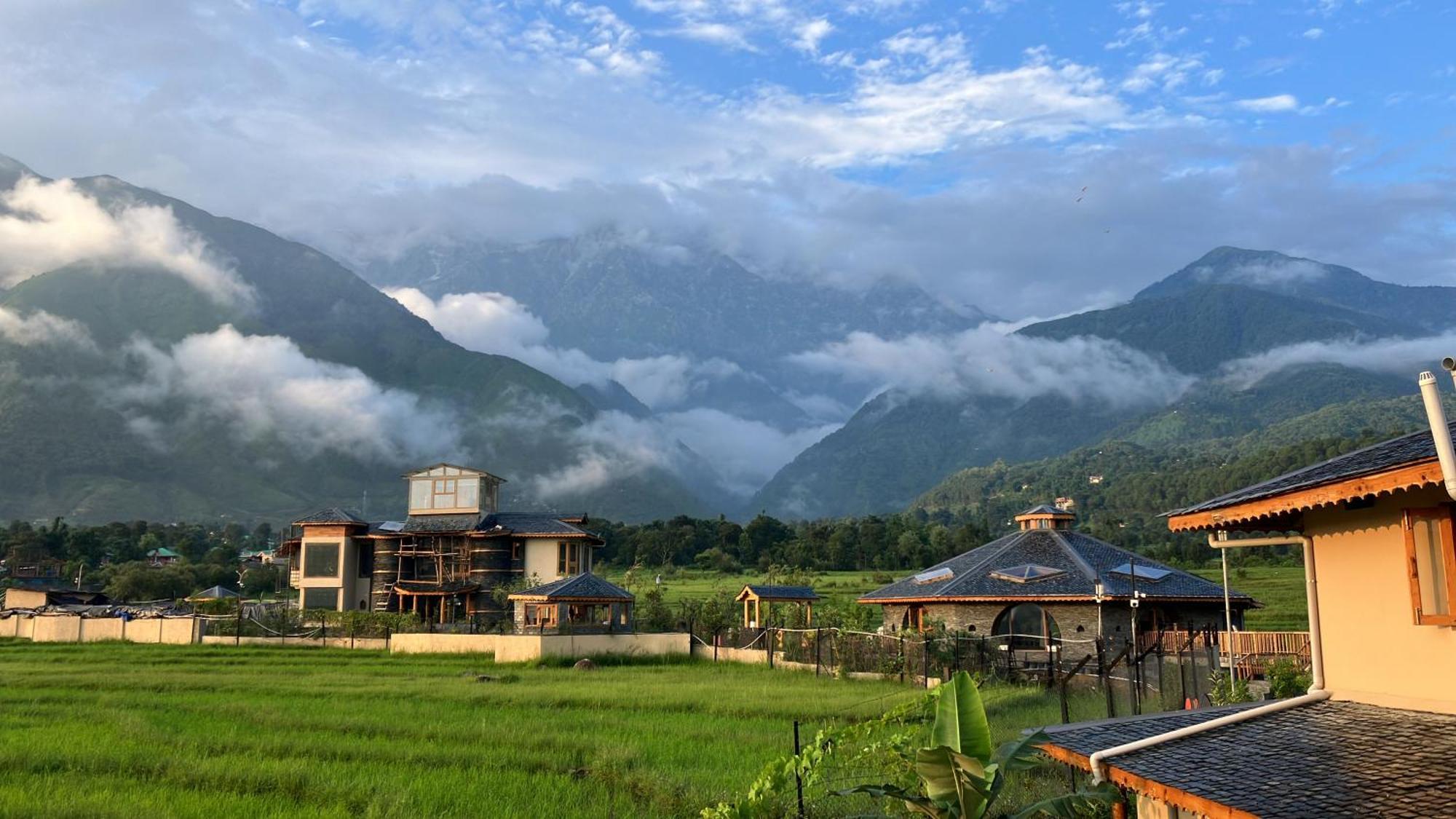 Osho Himalayas Wellness Resort Kangra Exterior foto